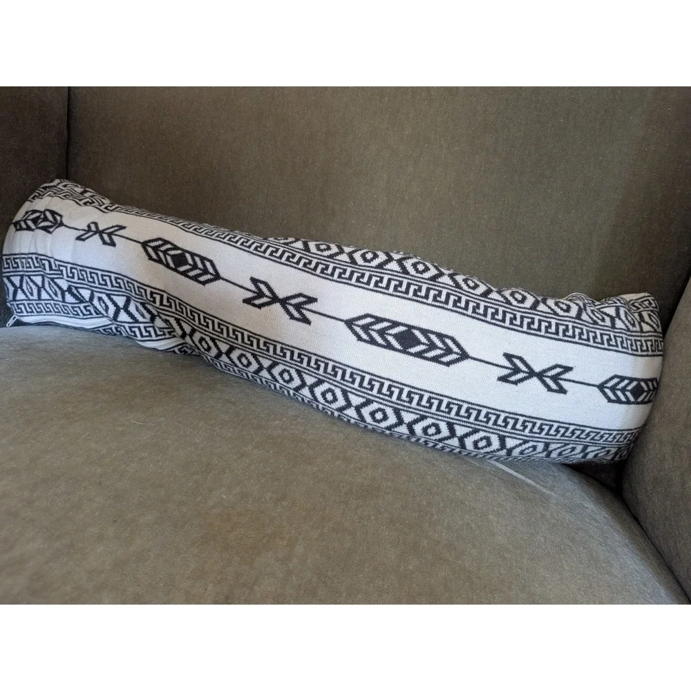Aztec Southwestern Knit Accent Sofa Bed Pillow Woven Black White Western 30